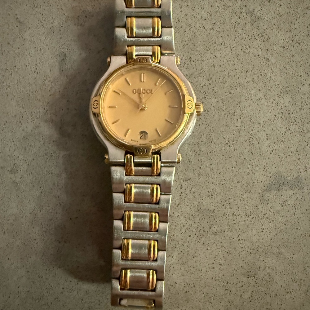 Authentic Gucci Two-Tone Gold and Silver Timepiece 9000L, water resistant